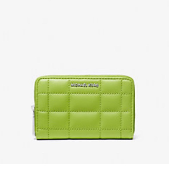 💚MICHAEL KORS💚 Pear Jet Set Small Quilted Leather Zip Around Card Case/NWT - Picture 1 of 8